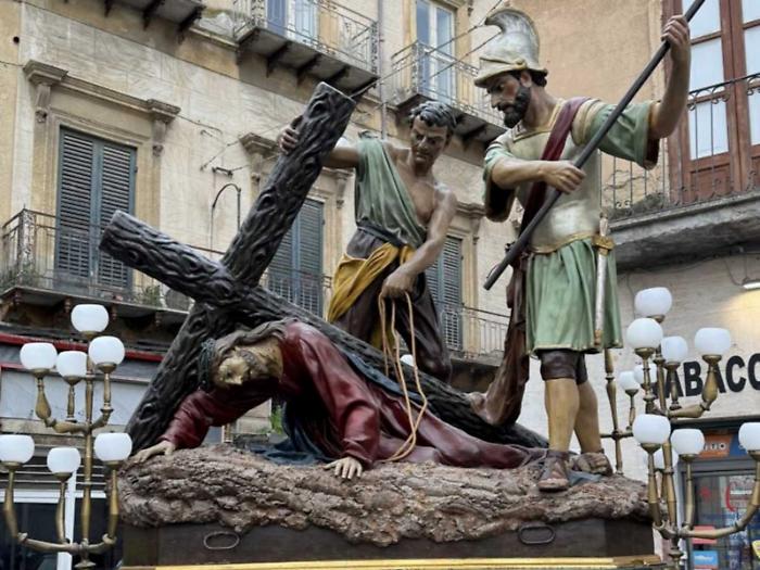 Caltanissetta, ha inizio il restauro del "La Prima Caduta", la vara custodita dall'associazione dei Marmisti