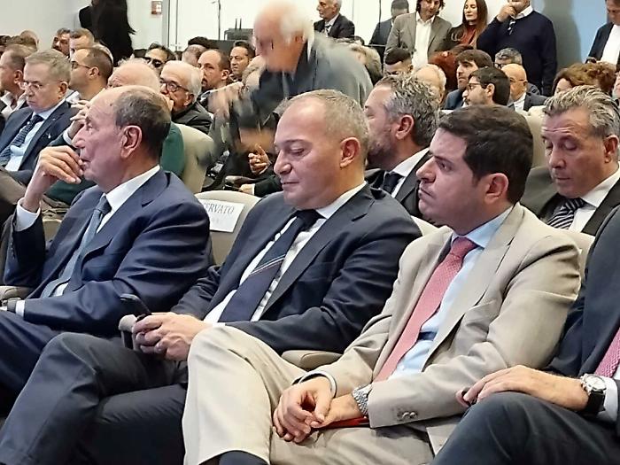 Nello Musumeci e Renato Schifani, l'incrocio "pericoloso" tra due presidenti che non si amano