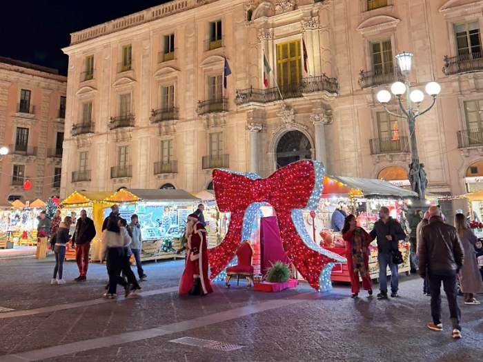 A Catania piazza Mazzini rester&agrave; sena mercatini di Natale. &laquo;Ci sono banchi abusivi e prodotti &ldquo;proibiti&rdquo;&raquo;