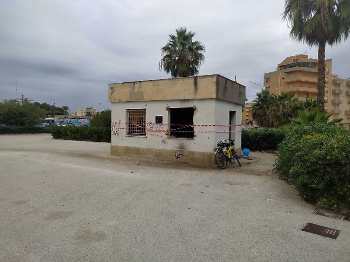 Trapani: &egrave; morto per un malore il clochard &rdquo;dimenticato&rdquo; nel locale in disuso