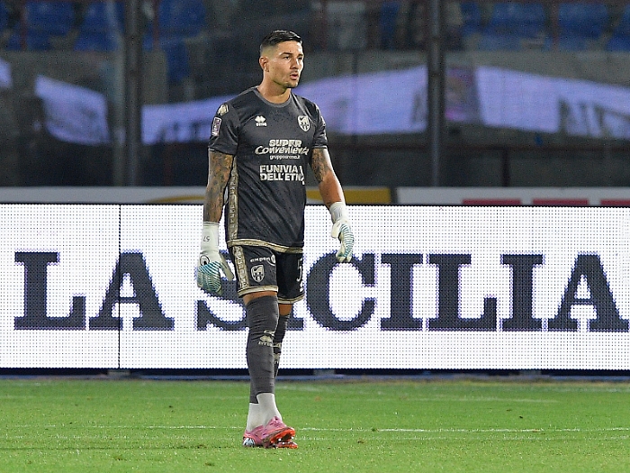 Il portiere del Catania Andrea Dini (foto Filippo Galtieri)