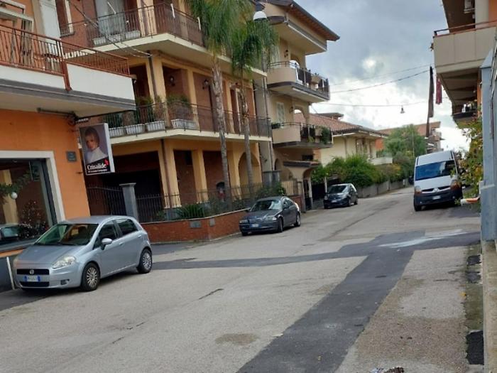 Biancavilla, coppia di disabili prigioniera in casa