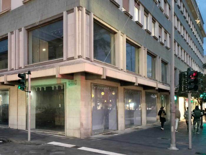 Negozio Benetton chiuso