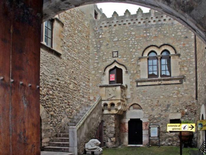 Taormina, sotto accusa la gestione di edifici storici e turistici