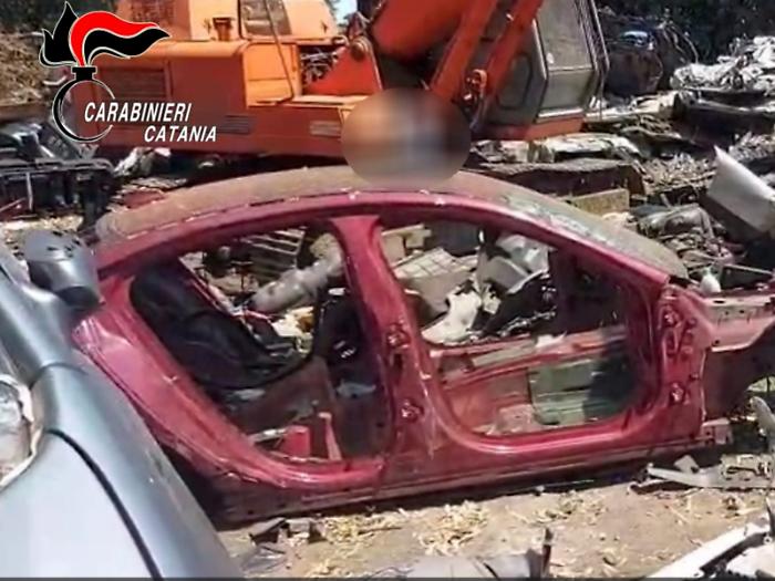 Il mondo criminale dei furti d&rsquo;auto, fra mercati esteri e gang tecnologiche
