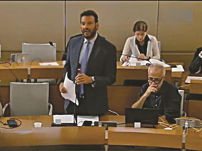 Il sindaco: &laquo;A Siracusa 110 milioni di opere e conti in ordine&raquo;. L&rsquo;opposizione: &laquo;Parla di un&rsquo;altra citt&agrave;&raquo;