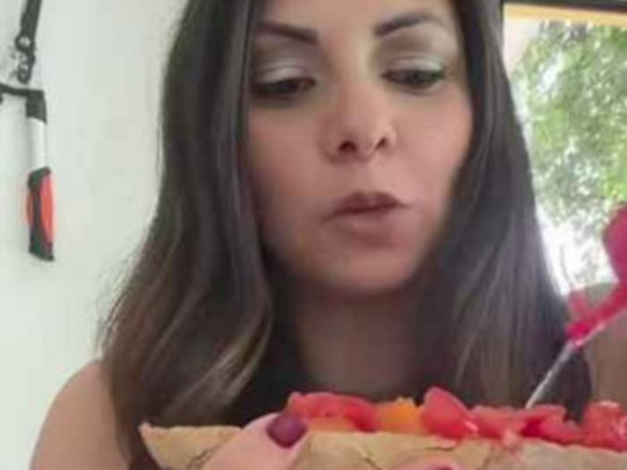 Le ricette di Claudia hanno conquistato i social e... il marito