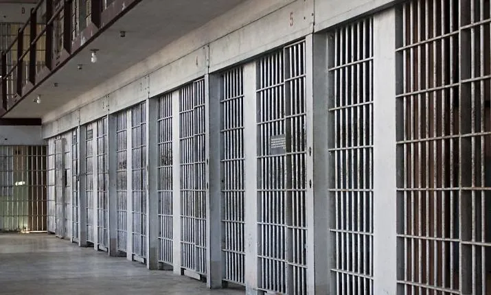 Agenti aggrediti, telecamere distrutte: nuova notte di tensione in carcere