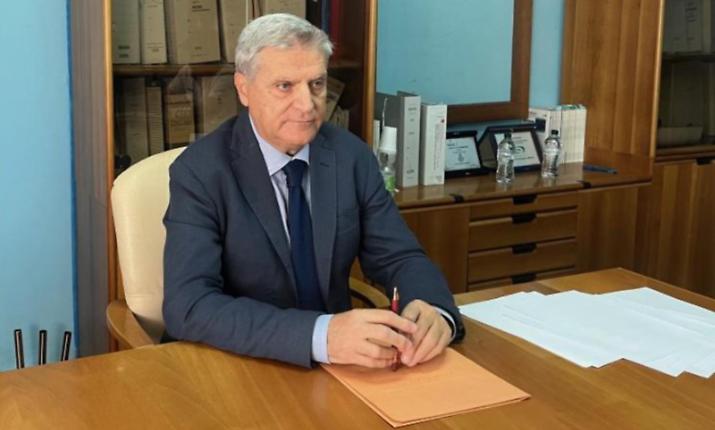 Mozione bocciata, il sindaco Lo Faro resta: astensione ed espulsioni scuotono il Consiglio